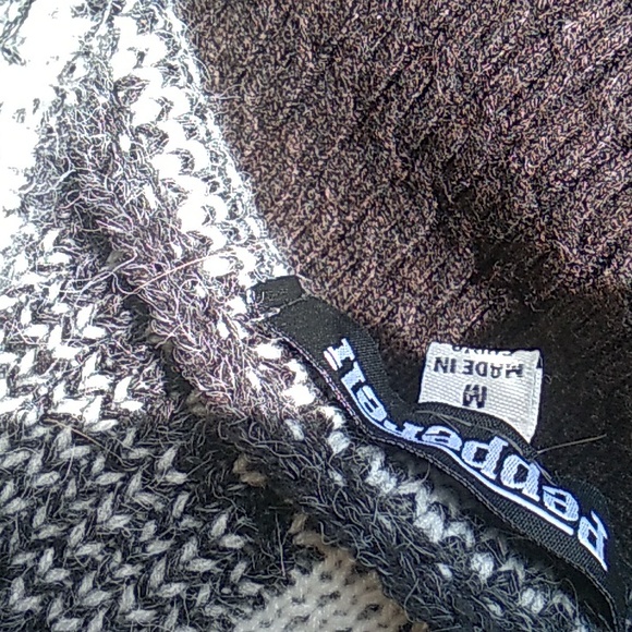 🪶 Gray & Black Cardigan SWEATER Coat Plaid  TOGGLE IMO  S/M  VNUC - Picture 5 of 15